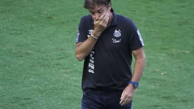 Cuca, técnico do Santos, no jogo contra o Fluminense