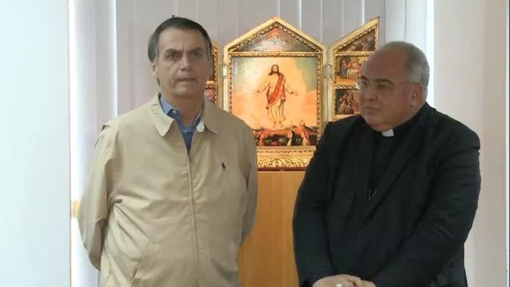Bolsonaro após encontro com cardeal Dom Orani Tempesta na sede da Arquidiocese do Rio