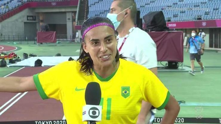 Andressa Alves agradece Marta por deixar bater o pênalti: "Gol graças a ela"