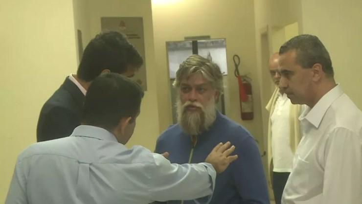 Ator Fábio Assunção é preso após se envolver em acidente (Foto: David Irikura/TV Globo)