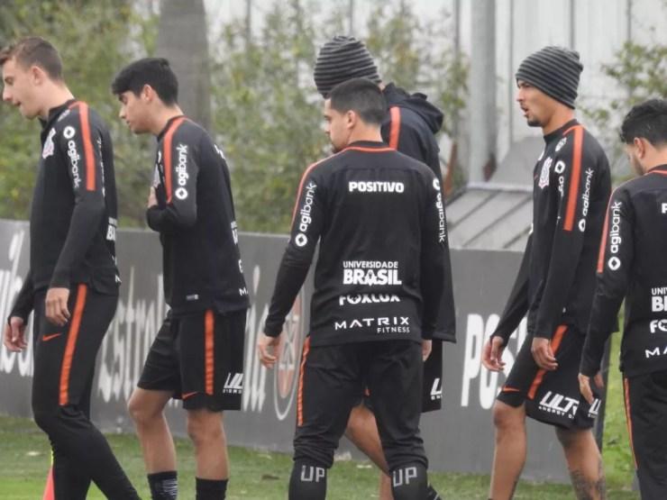 Treino do Corinthians contou com oito titulares de sábado (Foto: Marcelo Braga)