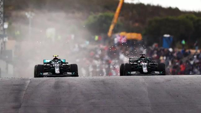 Hamilton e Bottas terão a chance de repetir este ano a dobradinha de 2020 em Portimão  — Foto: Dan Istitene - Formula 1/Formula 1 via Getty Images