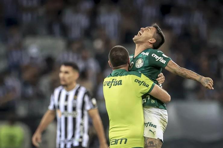 Dudu comemora depois da classificação do Palmeiras à final da Libertadores — Foto: Staff Images/Conmebol
