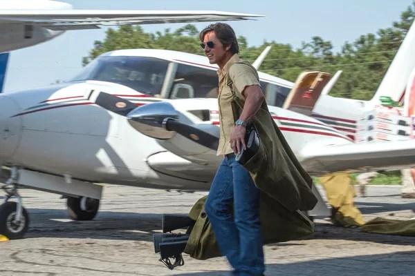 O ator Tom Cruise em cena de Feito na América (2017) (Foto: Divulgação)