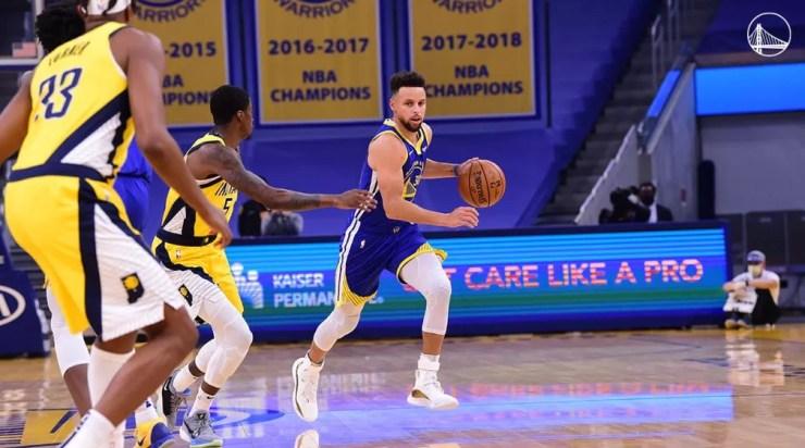 Stephen Curry anotou 20 pontos na derrota dos Warriors para os Pacers — Foto: Golden State Warriors/Twiter/Divulgação