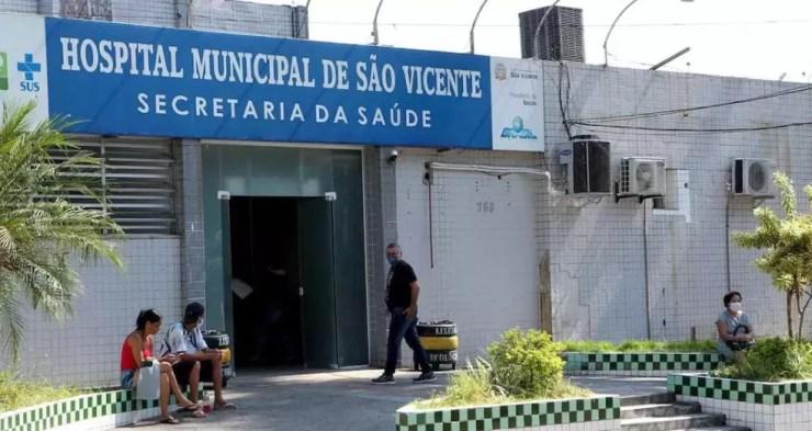 Técnicos de enfermagem do Hospital Municipal de São Vicente são dispensados sem receber vencimentos de salários — Foto: Reprodução/Alexsander Ferraz Jornal A Tribuna