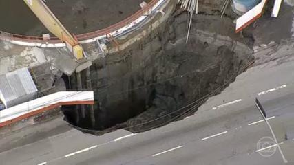 Cratera se abre ao lado de obra do metrô e provoca caos no trânsito de São Paulo