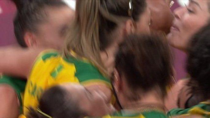 Melhores momentos: Brasil 3 x 1 Comitê Olímpico Russo pelas quartas do vôlei feminino