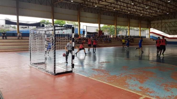 Competição sub-16 traz a Prudente "escolas" tradicionais do handebol paulista — Foto: Paulo Taroco/ge