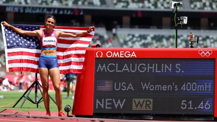 Sydney McLaughlin com o recorde mundial 400m com barreiras — Foto: Lucy Nicholson/Reuters