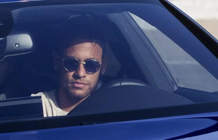 Neymar está em vias de ser anunciado pelo PSG, e Santos luta para receber sua parte da negociação (Foto: Efe)
