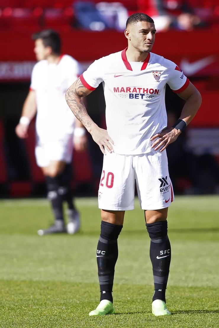 Diego Carlos vem se destacando pelo Sevilla — Foto: Getty Images