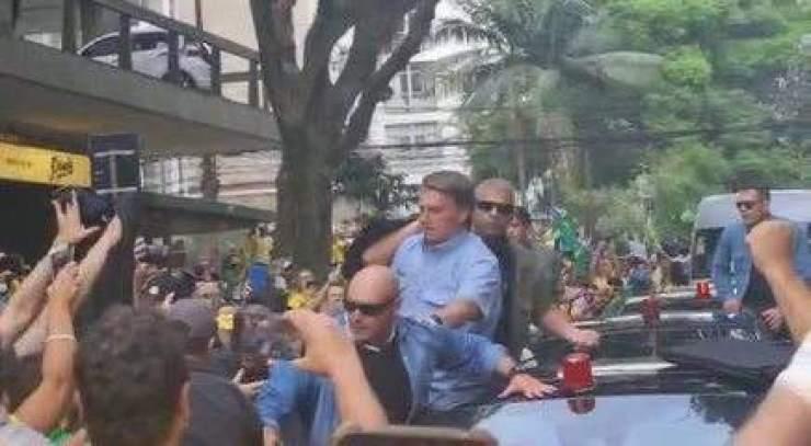 Bolsonaro deixa a Paulista após discurso
