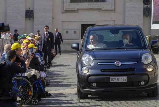 Papa Francisco neste domingo (15) — Foto: AP Photo