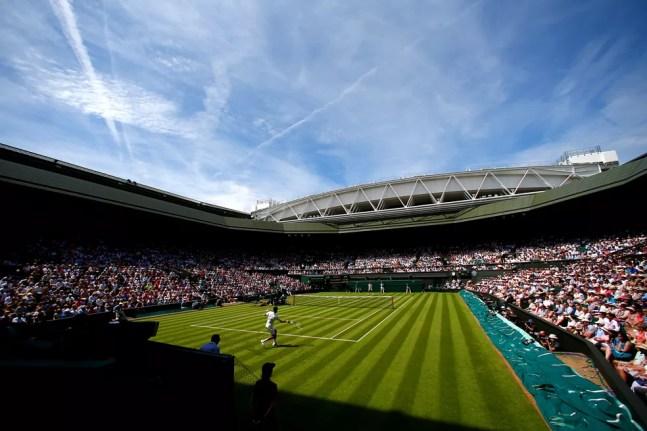 Quadra central de Wimbledon lotada — Foto: Getty Images