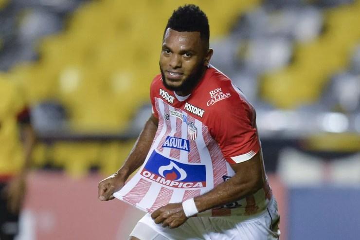 Miguel Borja comemora gol pelo Junior Barranquilla — Foto: Conmebol