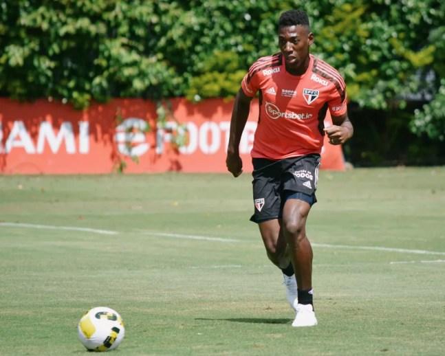 Léo deve ser titular do São Paulo contra o Flamengo — Foto: Divulgação