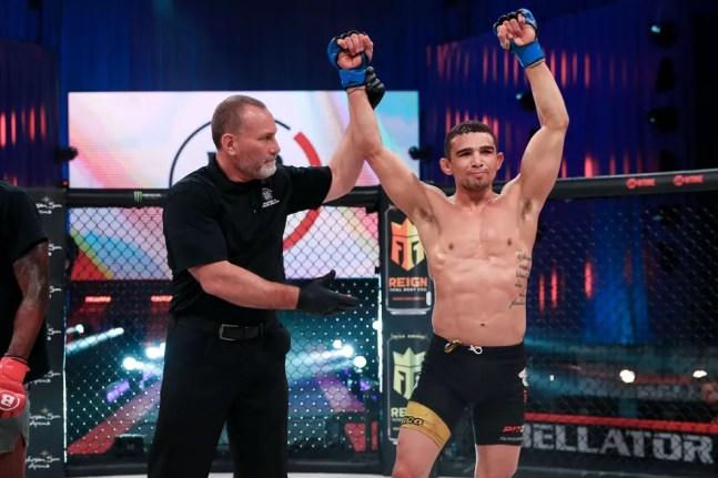 Leandro Higo venceu Darrion Caldwell — Foto: Lucas Noonan