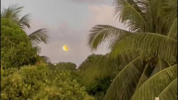 Morador do Cabo de Santo Agostinho, no Grande Recife, o professor Antônio Dionísio enviou foto do eclipse no município — Foto: Reprodução/WhatsApp