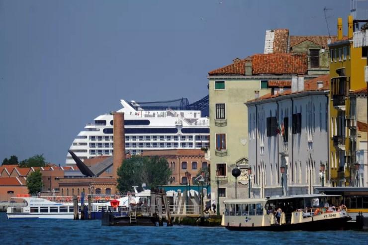Cruzeiros voltam a Veneza após mais de 1 ano sem viagens por restrições da pandemia em foto de 3 de junho de 2021 — Foto: Manuel Silvestri/Reuters