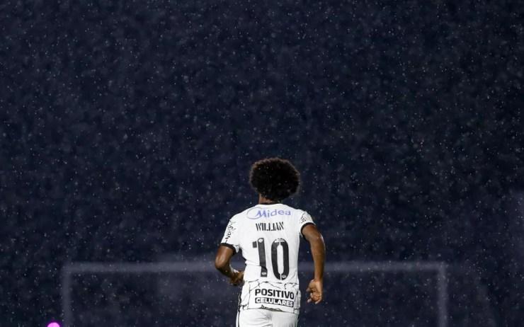 Willian no jogo entre Bragantino e Corinthians — Foto: Rodrigo Coca/Ag. Corinthians