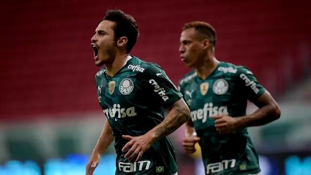 Gol de Raphael Veiga em Palmeiras x Defensa y Justicia