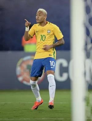 Neymar comemora gol pela Seleção contra a Bolívia (Foto: Pedro Martins/Mowa Press)