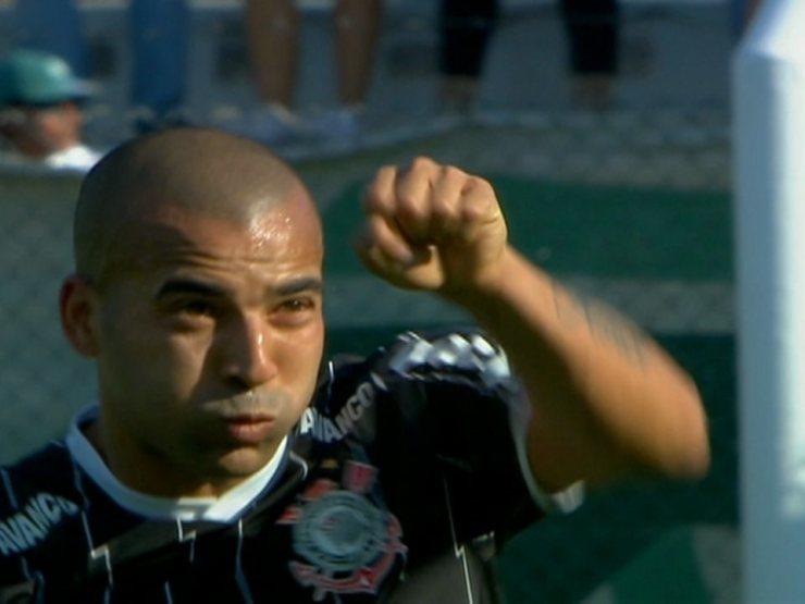 Relembre o primeiro gol de Emerson Sheik pelo Corinthians contra o Palmeiras