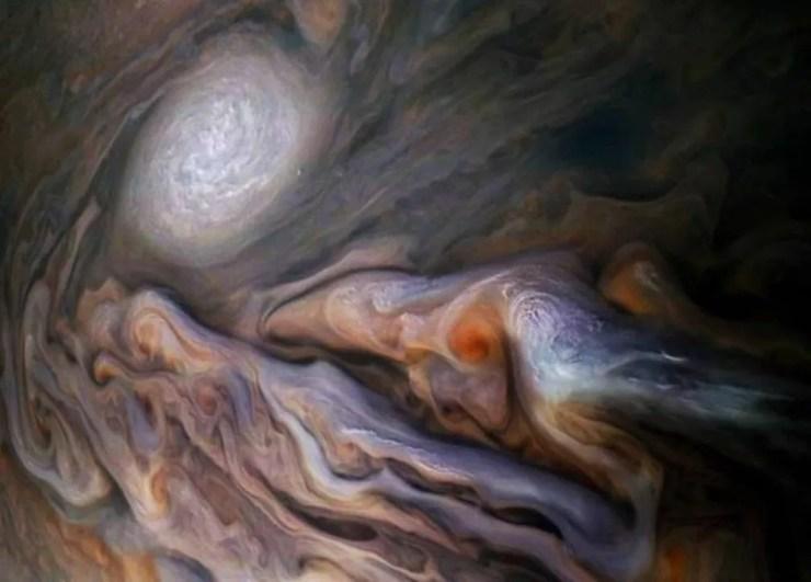 As dinâmicas da superfície podem revelar a estrutura profunda de Júpiter — Foto: NASA/SWRI/MSSS/GERALD EICHSTADT/SEAN DORAN