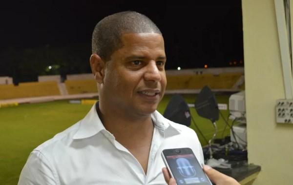 Marcelinho Carioca deixa cargo de secretário de Esportes e Lazer em Ubatuba — Foto: Danilo Sardinha/ Globoesporte.com