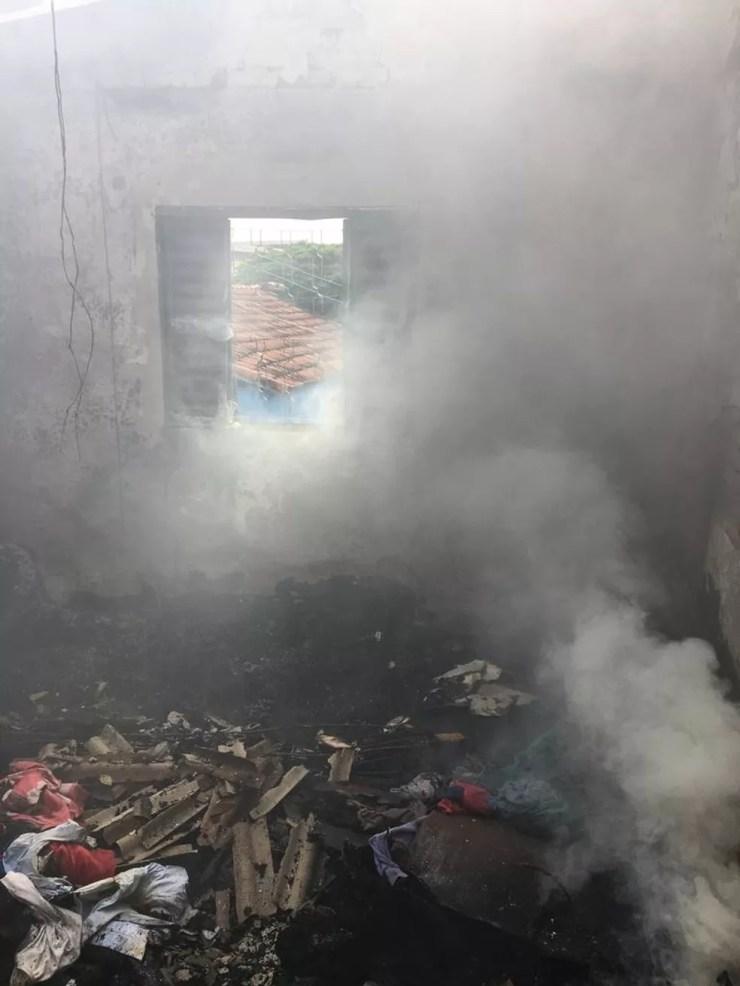 Homem teve 50% do corpo queimado — Foto: Divulgação/Corpo de Bombeiros