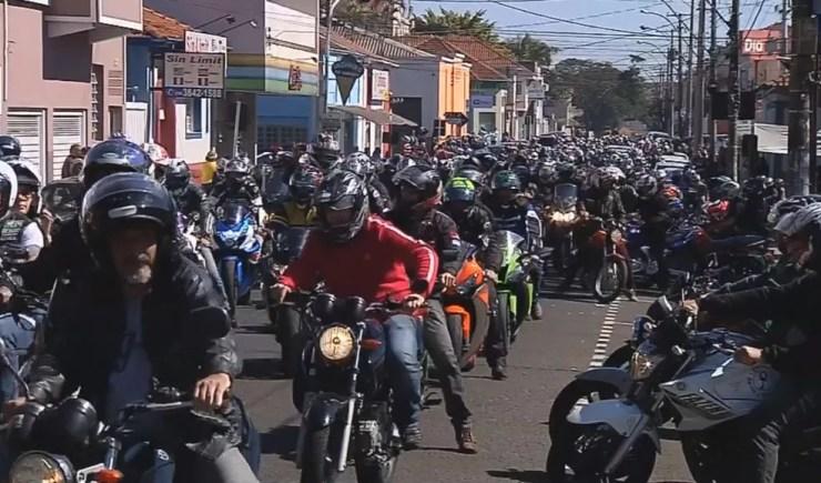 Mais de mil motociclistas participaram da romaria até o distrito de Aparecida  (Foto: Reprodução/ TV TEM )