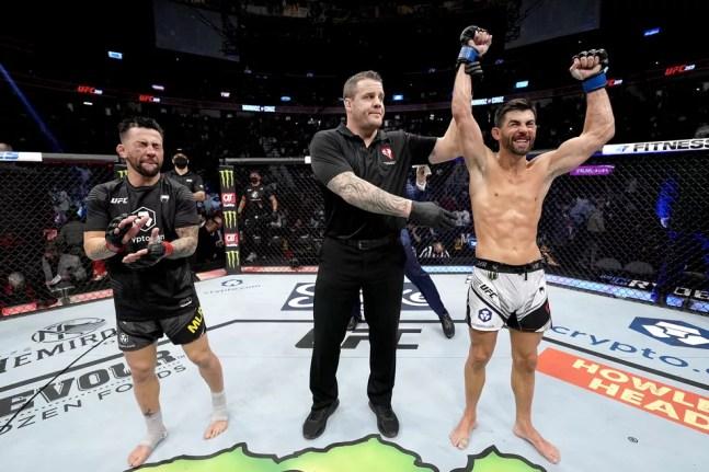 Dominick Cruz venceu Pedro Munhoz no UFC 269 — Foto: Jeff Bottari/Getty Images
