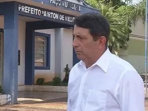 Candidato a prefeito de Valentim Gentil, Adilson Guerra (Foto: Reprodução / TV TEM)