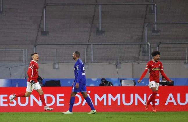 Kevin Schade comemora o gol da vitória do Freiburg — Foto: Reuters