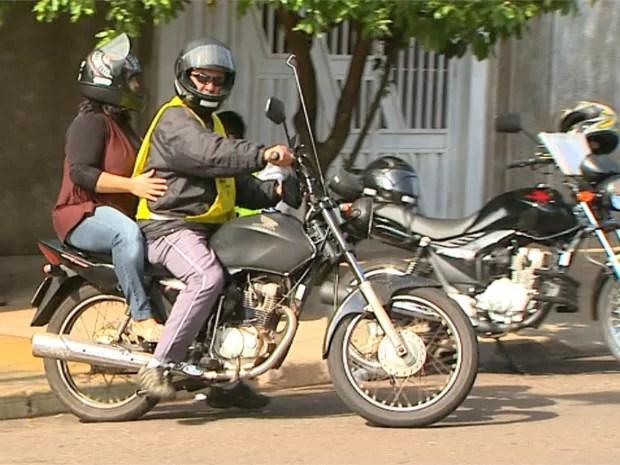 Procura por regulamentação de mototaxistas é baixa em Ribeirão Preto, SP (Foto: Reprodução EPTV)