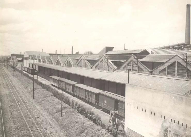 Fotografia do desvio da Estrada de Ferro Sorocabana para a Fábrica de Óleo Água Branca — Foto: Acervo Centro de Memória Bunge