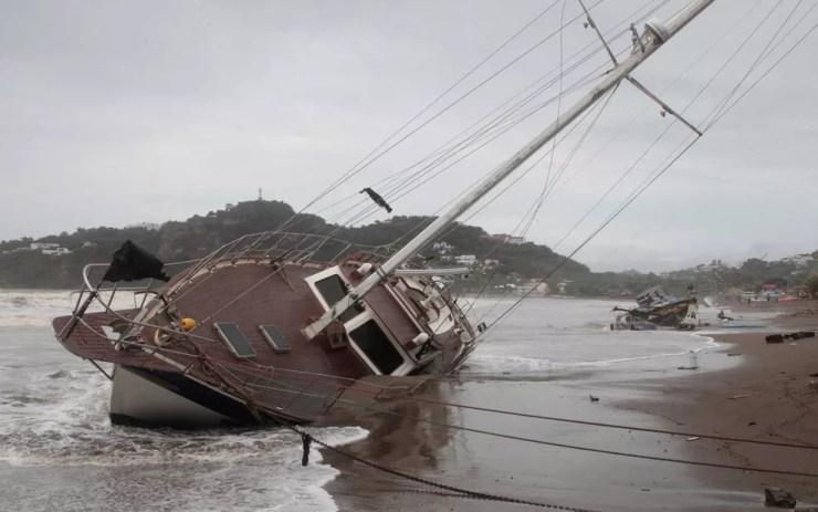 Nate virou barcos na Nicarágua (Foto: Oswaldo Rivas / Reuters)