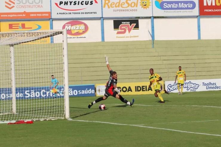 Samuel Santos abriu o placar para o Mirassol — Foto:  Marcos Freitas/Ag Mirassol FC