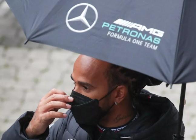 Lewis Hamilton, da Mercedes, no GP da Rússia de 2021 — Foto: Sergei Fadeichev\TASS via Getty Images)