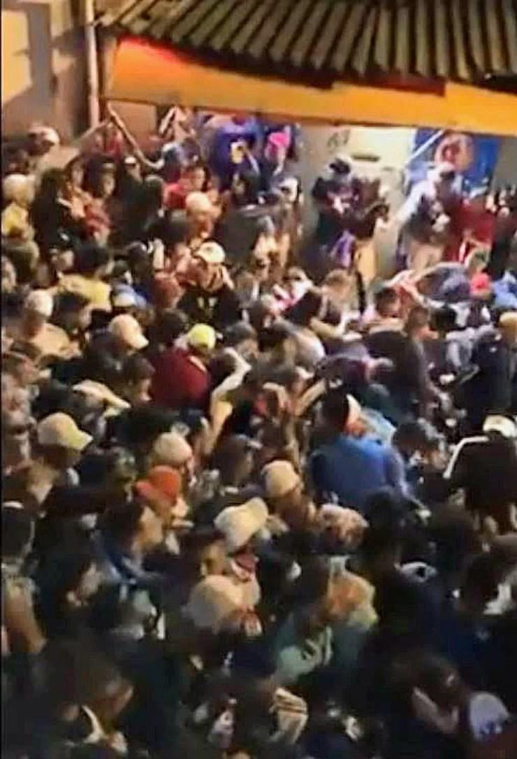 Tumulto em baile funk que terminou com três mortes em Guarulhos — Foto: Reprodução/TV Globo