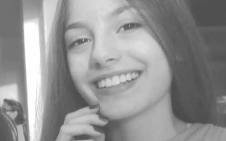 Tamires Paula de Almeida, de 14 anos, foi morta a facadas (Foto: Reprodução/TV Anhanguera)
