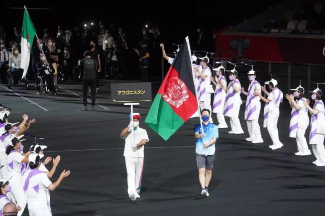 Bandeira do Afeganistão marca presença nas Paralimpíadas — Foto: Marcus Brandt/picture alliance via Getty Images