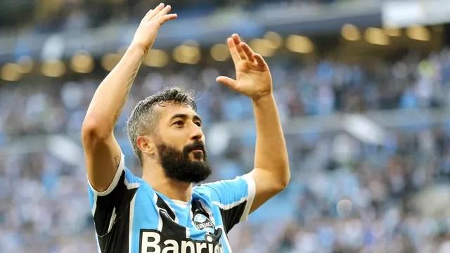 Grêmio encerra tabu, vence São Paulo na Arena pela primeira vez e encosta na liderança