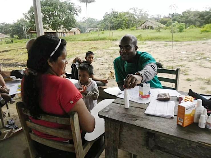 O cubano Arumis Benitez atendeu, desde 2013, um dos mais importantes distritos indígenas do Amazonas — Foto: Arquivo pessoal