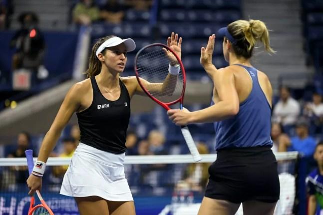 Luisa Stefani e Gabriela Dabrowski seguem firmes no US Open — Foto:  AONGphoto/USOpen