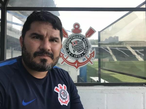 Eduardo Barroca, técnico do time sub-20 do Corinthians, em entrevista ao GloboEsporte.com — Foto: Bruno Cassucci