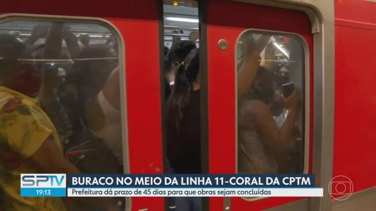 Trens da CPTM lotados devido à cratera na linha  — Foto: TV Globo