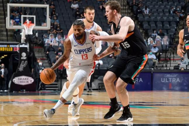Los Angeles Clippers derrotou o San Antonio Spurs  — Foto: Logan Riely/NBAE