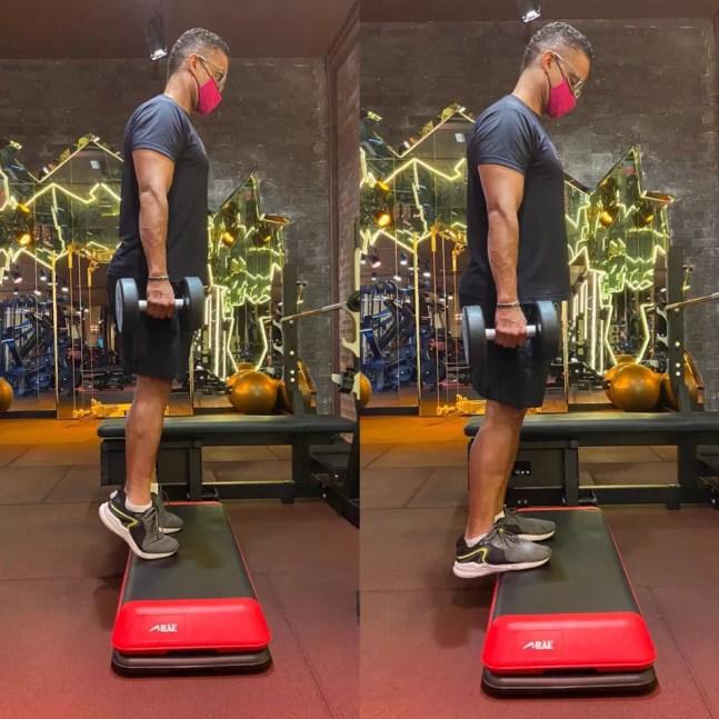 A elevação da panturrilha em pé é um exercício que pode ser executado por iniciantes. — Foto: Divulgação/ Les Cinq Gym